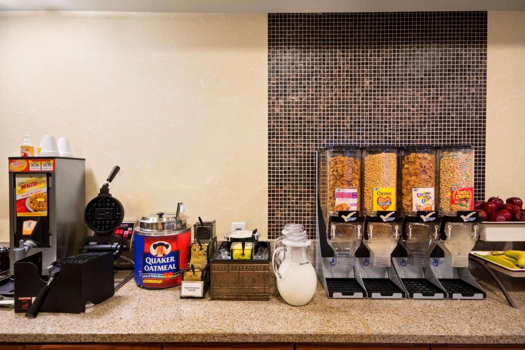 Country Inn & Suites By Radisson, Atlanta I-75 South, Ga Morrow Eksteriør billede